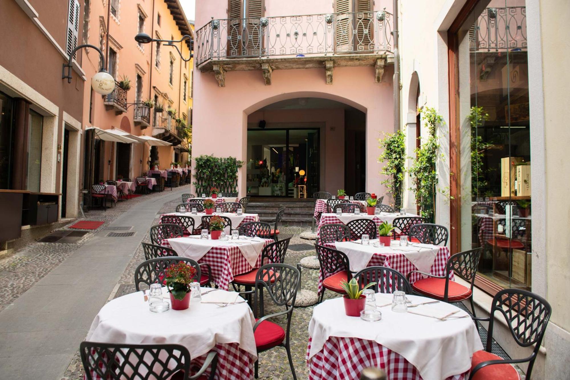 Alessi Hotel Trattoria Desenzano del Garda Dış mekan fotoğraf