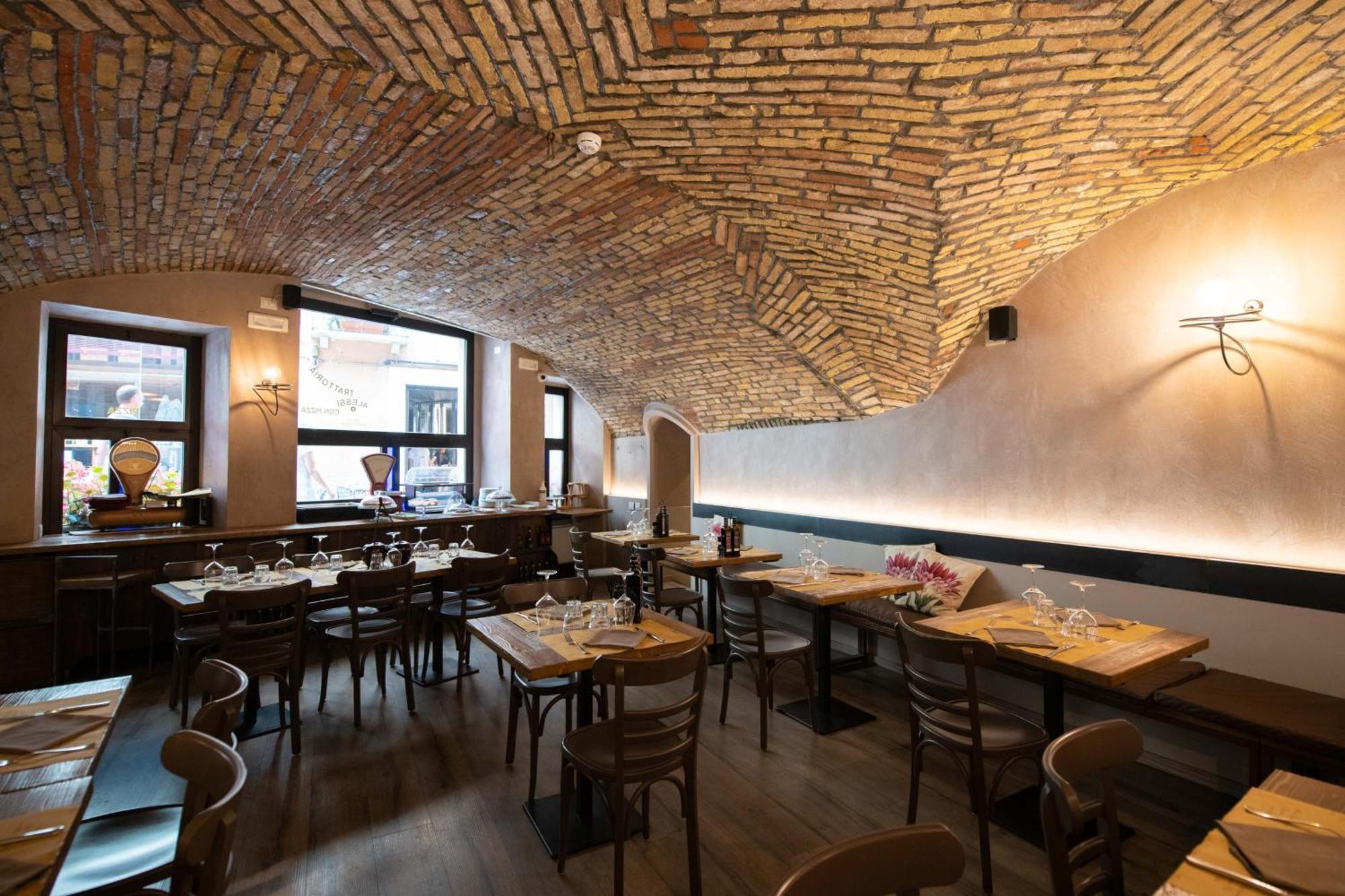 Alessi Hotel Trattoria Desenzano del Garda Dış mekan fotoğraf