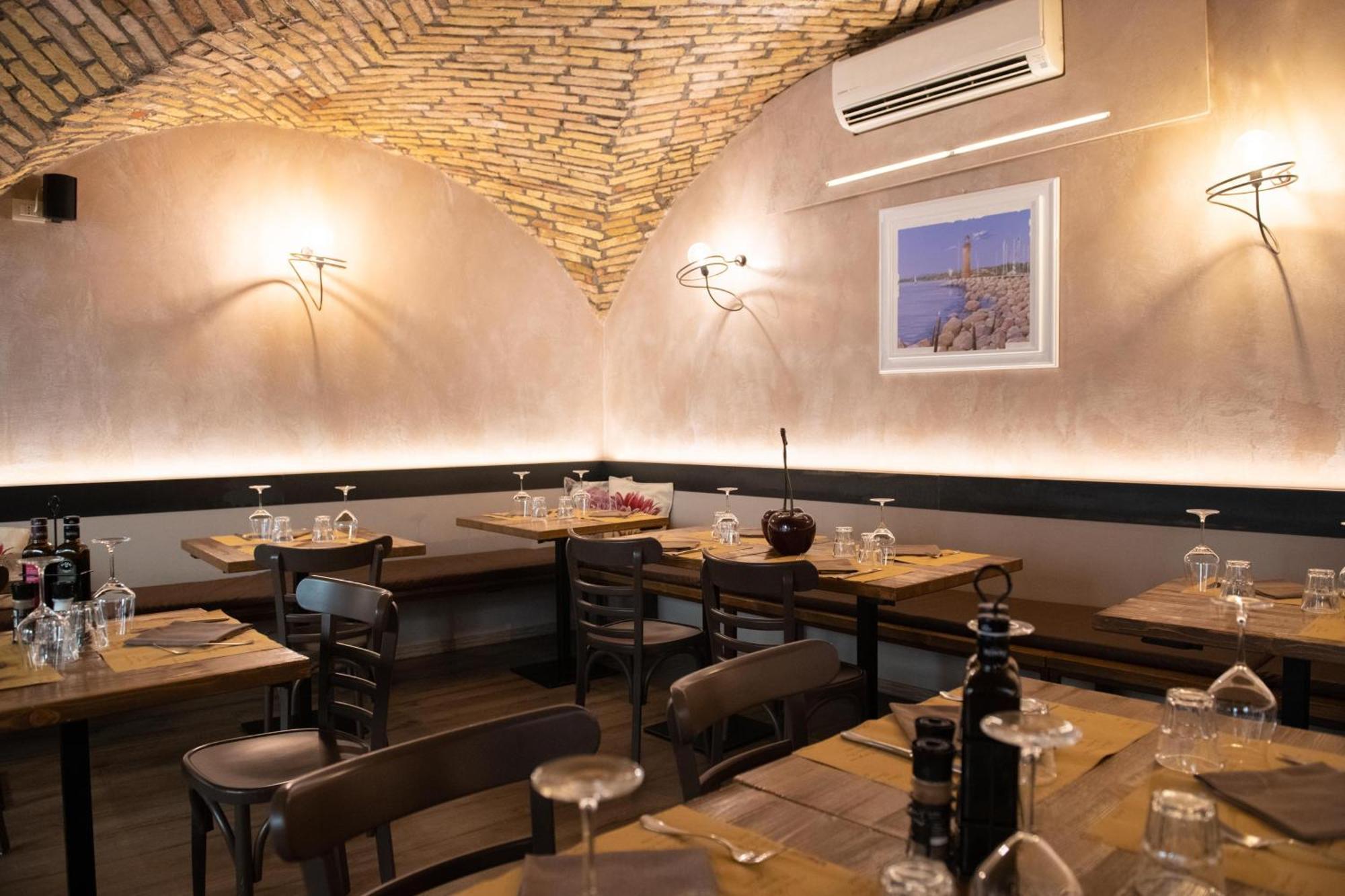 Alessi Hotel Trattoria Desenzano del Garda Dış mekan fotoğraf