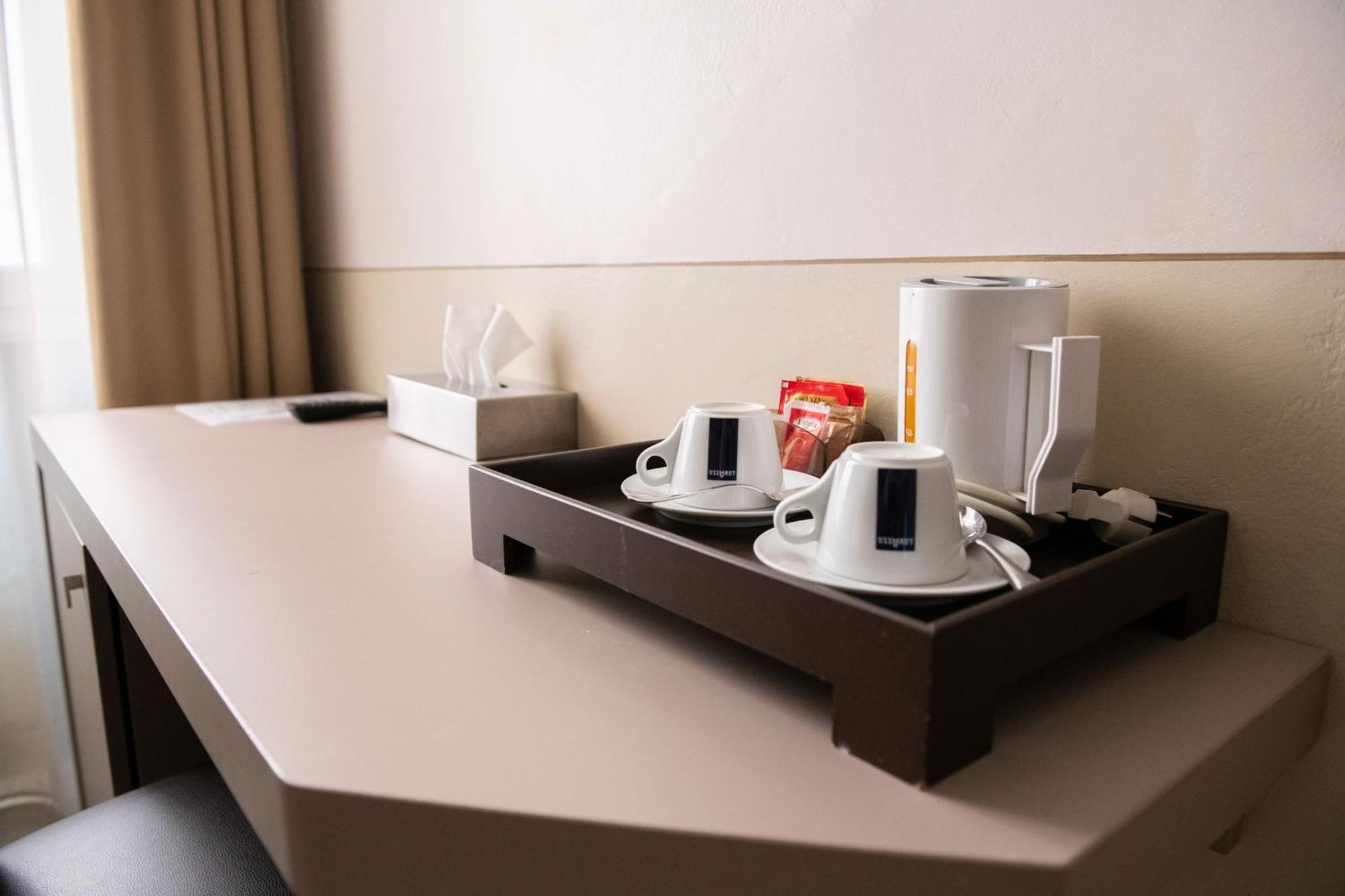 Alessi Hotel Trattoria Desenzano del Garda Dış mekan fotoğraf