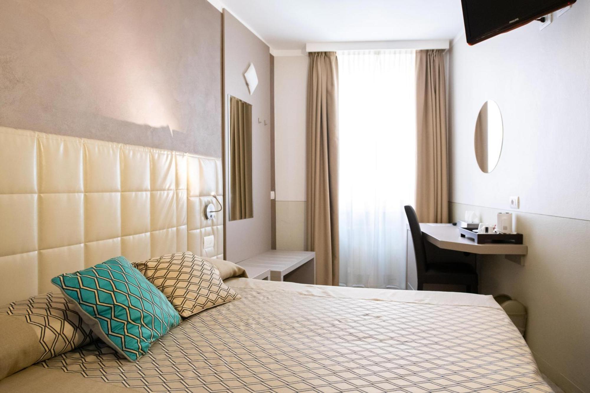 Alessi Hotel Trattoria Desenzano del Garda Dış mekan fotoğraf