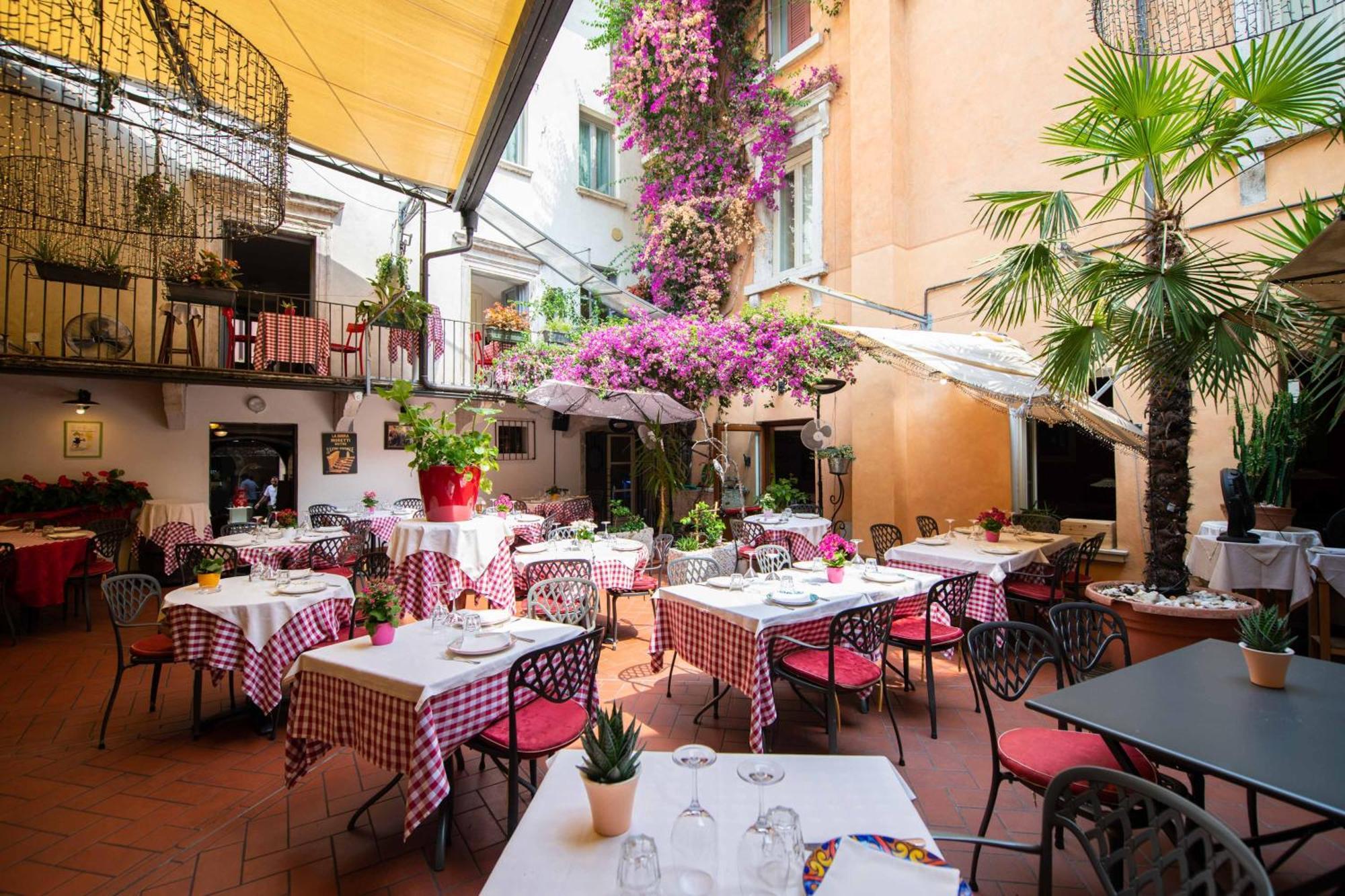 Alessi Hotel Trattoria Desenzano del Garda Dış mekan fotoğraf