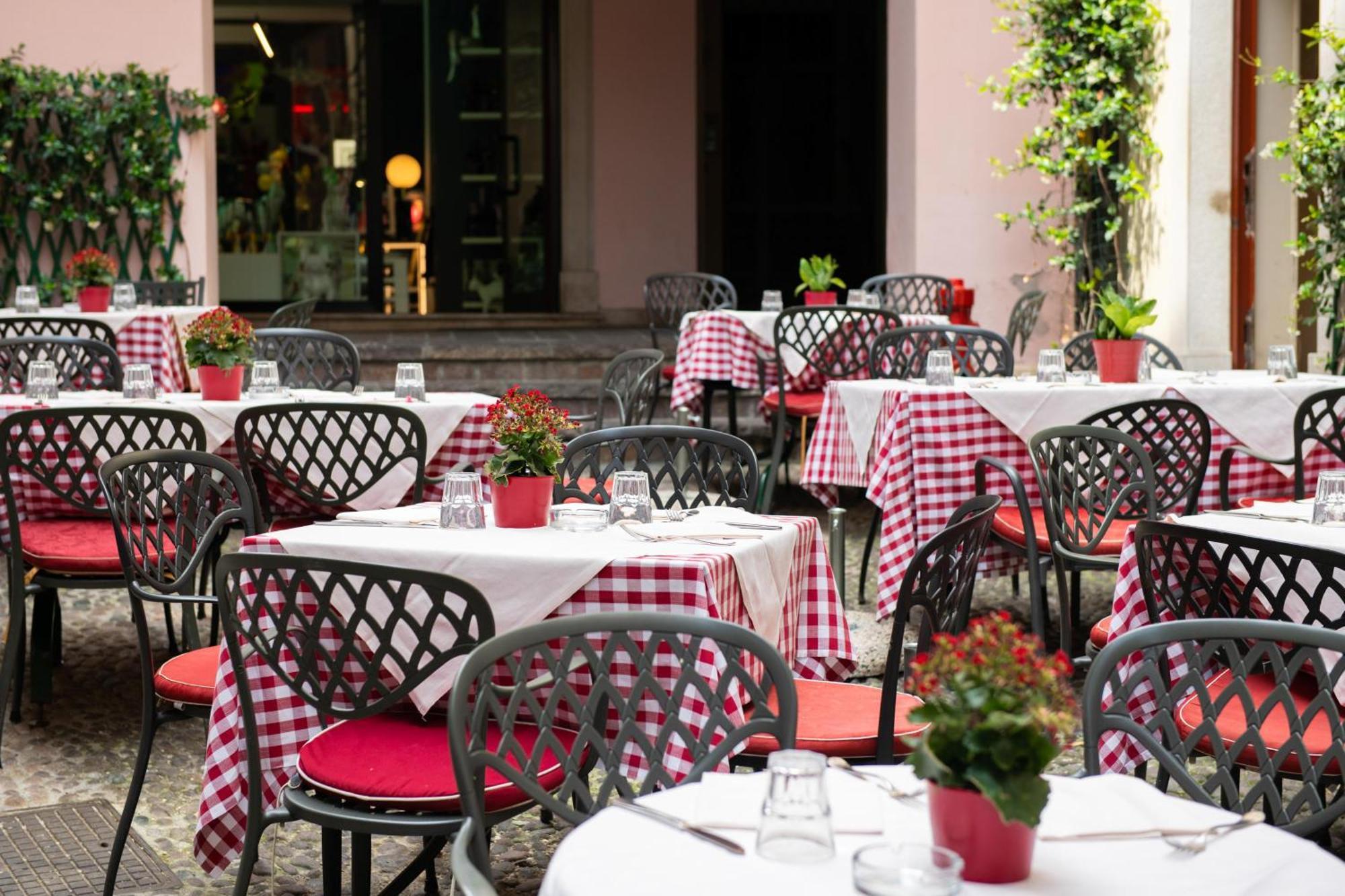 Alessi Hotel Trattoria Desenzano del Garda Dış mekan fotoğraf