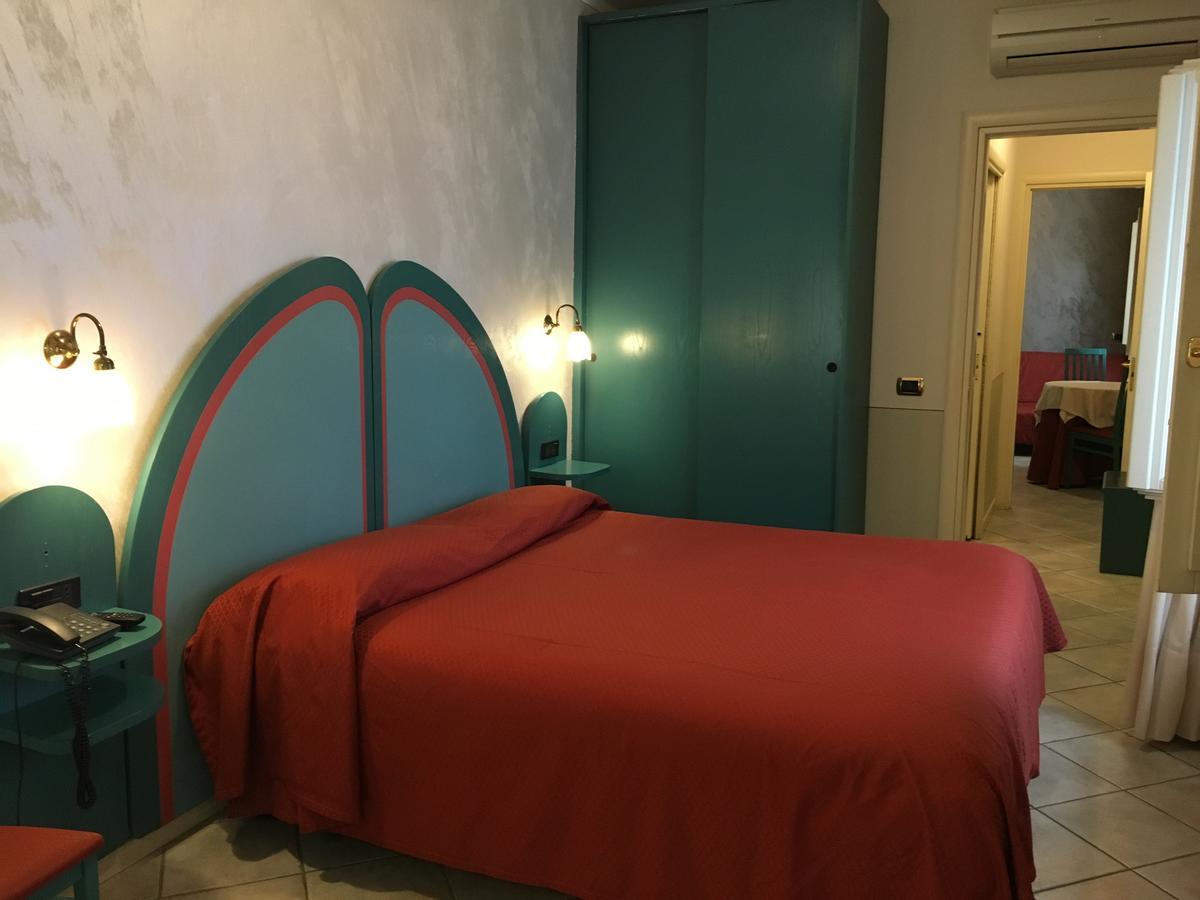 Alessi Hotel Trattoria Desenzano del Garda Dış mekan fotoğraf